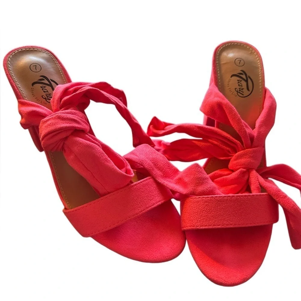 NEW TRARY PINK CHUNKY HEELS STRAPPY OPEN TOE COMFORTABLE TIE UP HEELS SIZE 7
